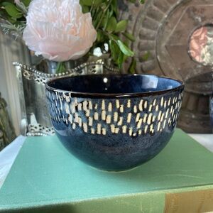 Lori Gates blue white pottery ceramic bowl